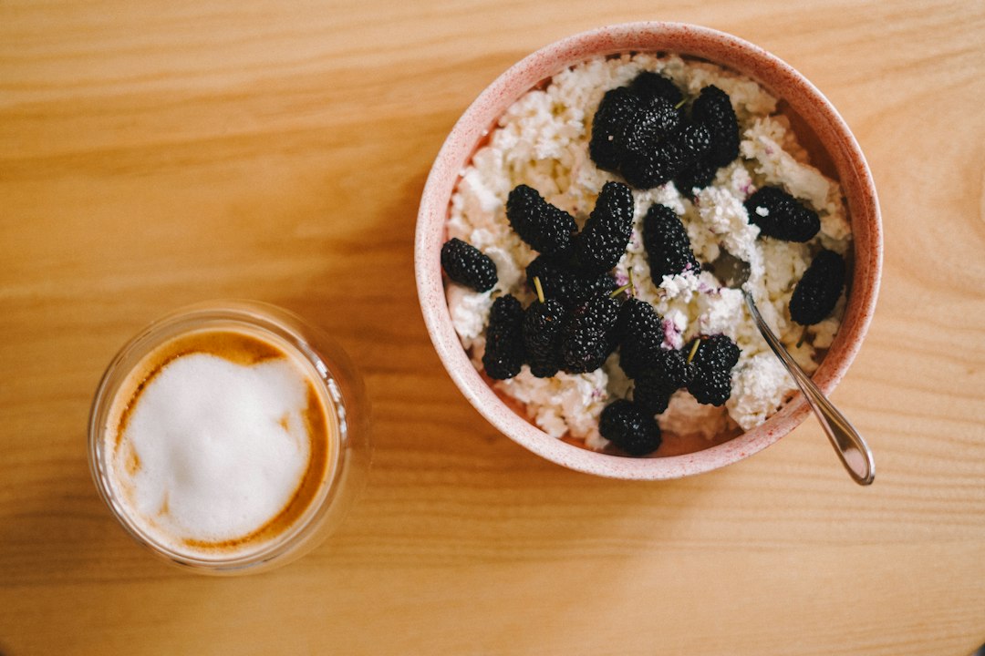 Visual illustration for kefir vs yogurt for gut health